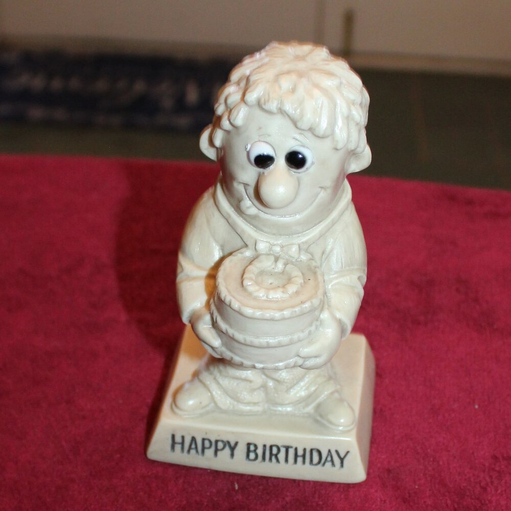 Vintage R&W Berries "Happy Birthday" Sillisculpt figurine from the 1970s